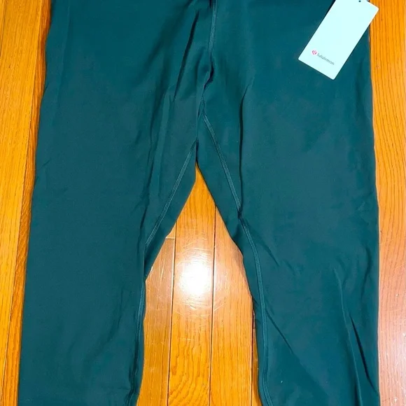 NWT lululemon athletica Green Leggings Soft Stretchy Fabric - Picture 3 of 4